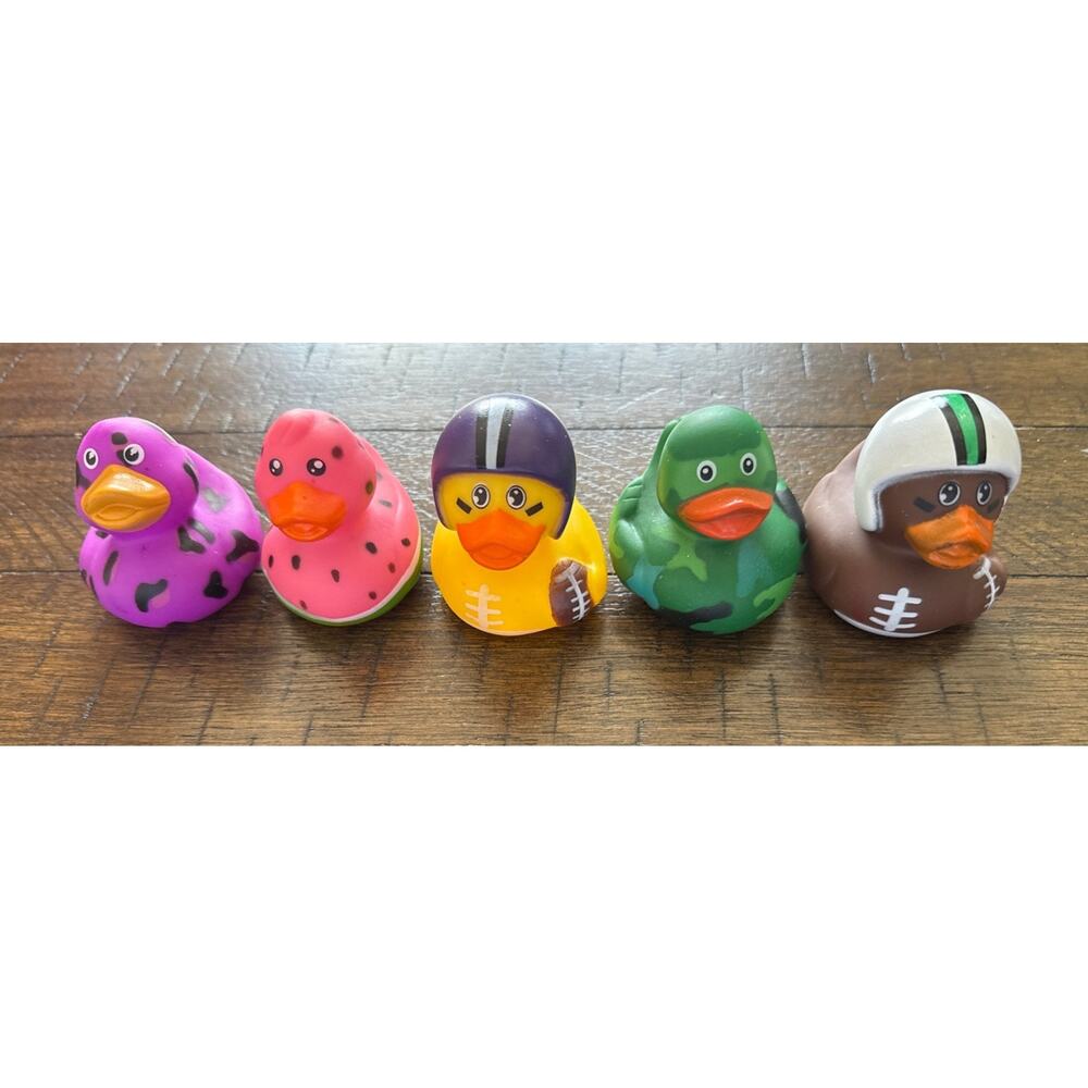 LOT of 5 Bath Ducks Toys ~ Rubber DUCKY, Jeep Decor Cute Collectibles EUC